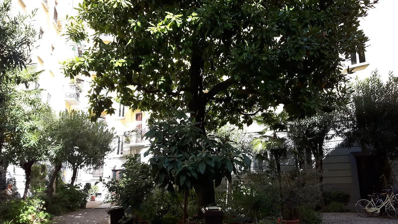 לינה וארוחת בוקר מילאנו Bronzino House